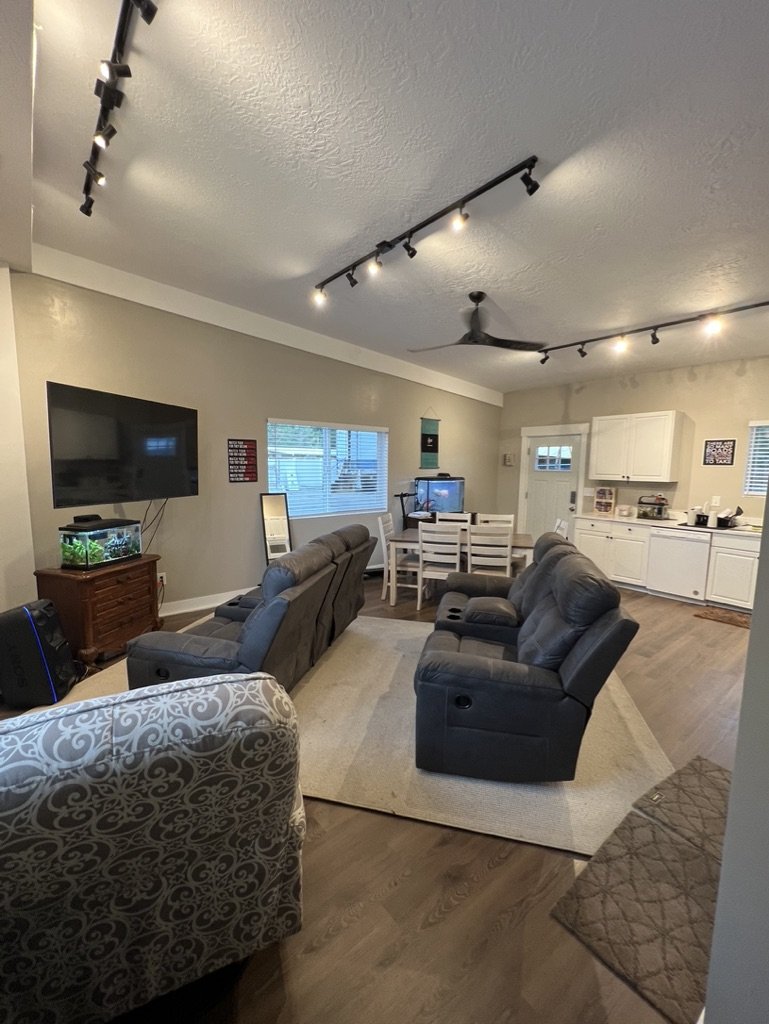 Living room and kitchen in House 5